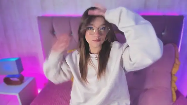 Snapshot of alyy_cut3 chatting on February 26, 2026, 8:09 pm alyy cut3 online show from February 26, 2026, 8:09 pm