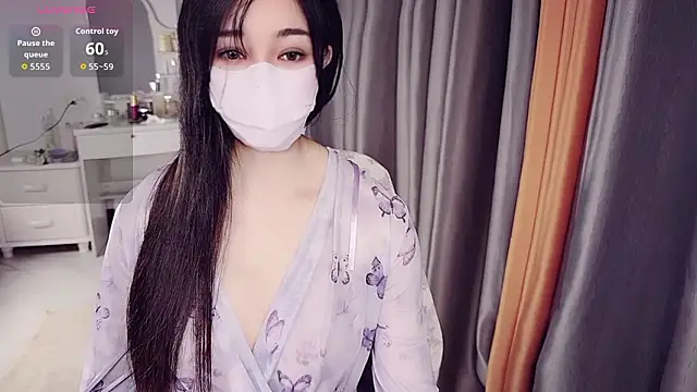 Snapshot of NolanMia chatting on February 14, 2026, 3:18 am NolanMia online show from February 14, 2026, 3:18 am