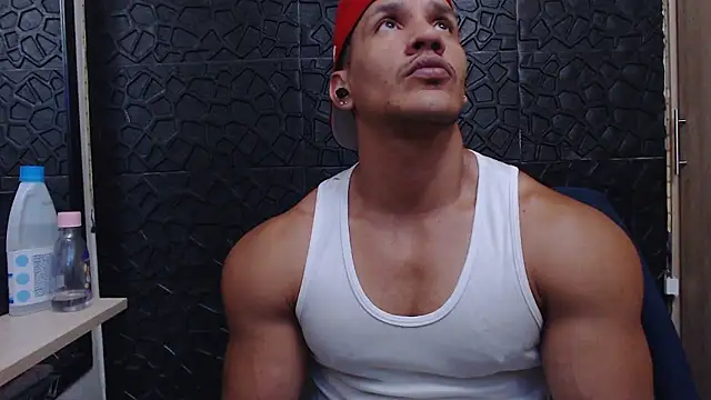 Snapshot of viktor_herrera chatting on January 13, 2026, 7:34 am viktor herrera online show from January 13, 2026, 7:34 am