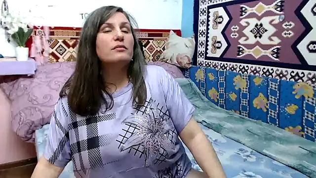 Snapshot of Adelinemilf chatting on April 21, 2026, 2:45 pm Adelinemilf online show from April 21, 2026, 2:45 pm
