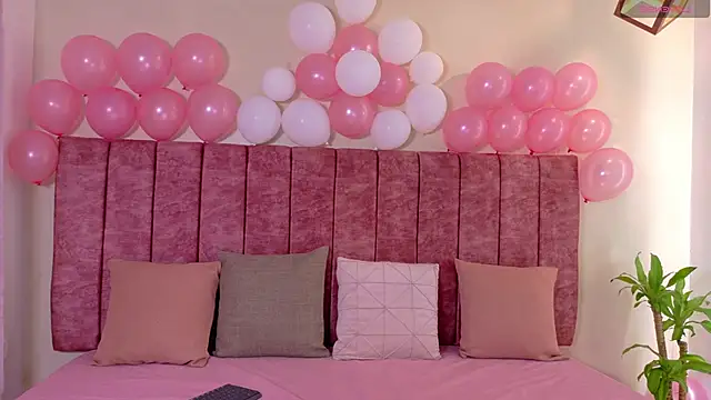 Snapshot of Mayleeth chatting on March 18, 2026, 2:41 pm Mayleeth online show from March 18, 2026, 2:41 pm