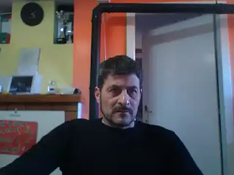 Snapshot of colosone chatting on March 6, 2025, 3:13 pm colosone online show from March 6, 2025, 3:13 pm