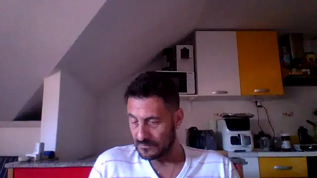 colosone online show from May 18, 2026, 8:41 am