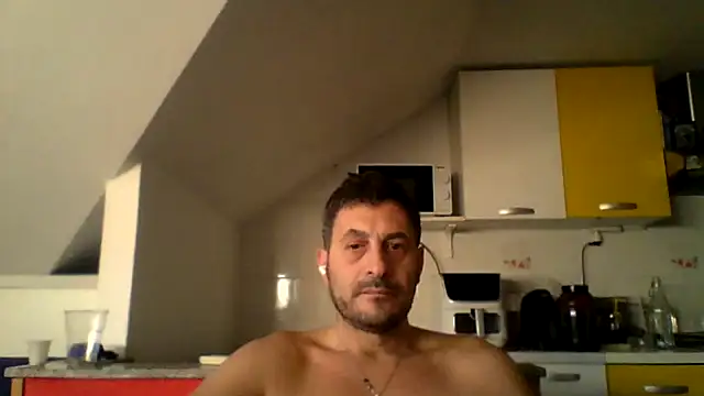 Snapshot of colosone chatting on November 5, 2025, 6:38 am colosone online show from November 5, 2025, 6:38 am