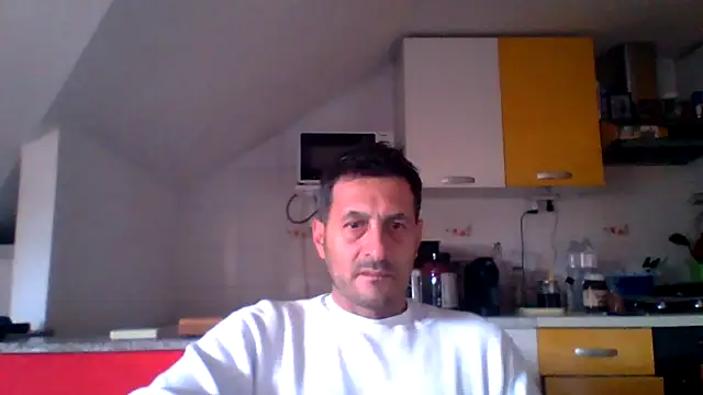 Snapshot of colosone chatting on October 18, 2025, 9:11 am colosone online show from October 18, 2025, 9:11 am