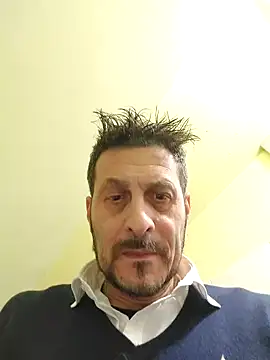 Snapshot of colosone chatting on February 20, 2025, 5:41 pm colosone online show from February 20, 2025, 5:41 pm