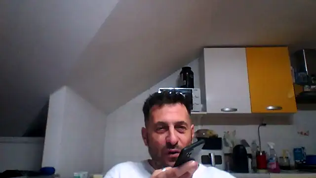 Snapshot of colosone chatting on November 15, 2025, 11:31 pm colosone online show from November 15, 2025, 11:31 pm