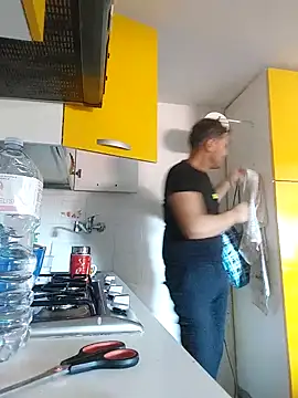 Snapshot of colosone chatting on October 19, 2025, 12:41 pm colosone online show from October 19, 2025, 12:41 pm