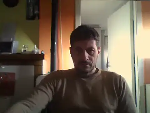 Snapshot of colosone chatting on February 27, 2025, 6:46 am colosone online show from February 27, 2025, 6:46 am