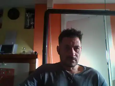 Snapshot of colosone chatting on March 12, 2025, 6:51 am colosone online show from March 12, 2025, 6:51 am