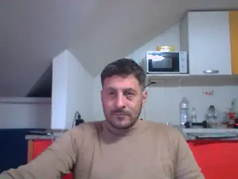 Snapshot of colosone chatting on March 17, 2025, 3:50 pm colosone online show from March 17, 2025, 3:50 pm