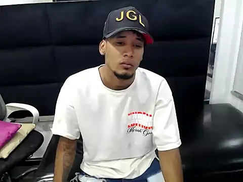 Athleticluck1 online show from January 13, 2026, 8:02 pm