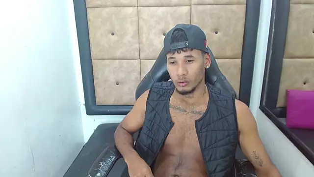 Athleticluck1 online show from January 5, 2026, 9:07 pm