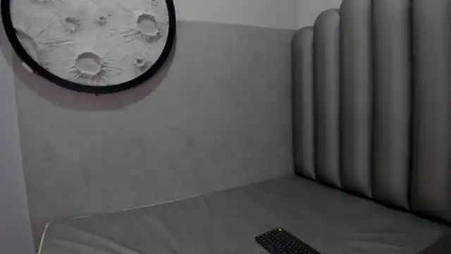 Snapshot of Luna__02 chatting on February 23, 2026, 11:55 am Luna 02 online show from February 23, 2026, 11:55 am