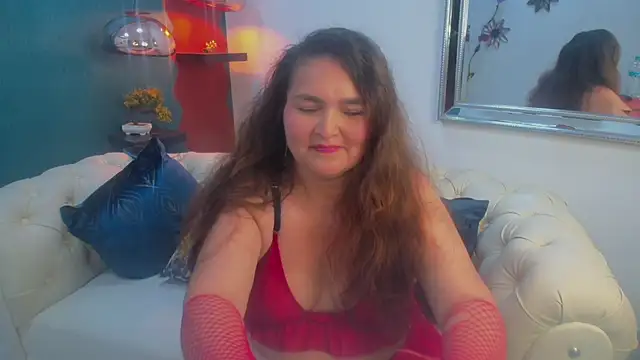 Snapshot of elena_milf1 chatting on January 10, 2026, 5:30 pm elena milf1 online show from January 10, 2026, 5:30 pm