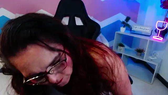 Snapshot of elena_milf1 chatting on January 12, 2026, 5:09 pm elena milf1 online show from January 12, 2026, 5:09 pm