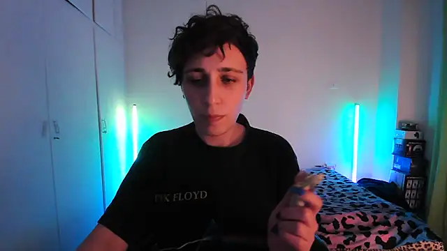 HoneyValentine online show from May 22, 2026, 7:34 pm