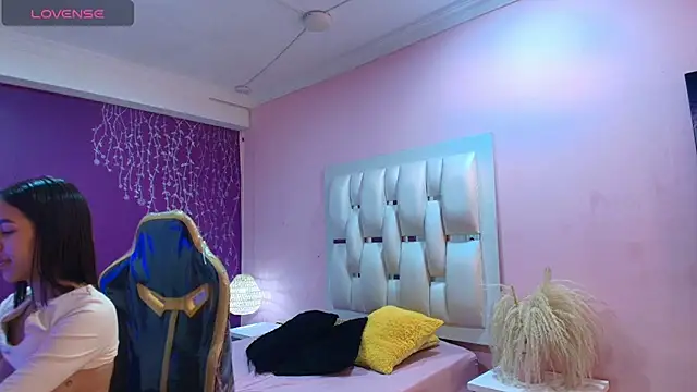 Snapshot of martiina_1 chatting on January 12, 2026, 8:36 pm martiina 1 online show from January 12, 2026, 8:36 pm