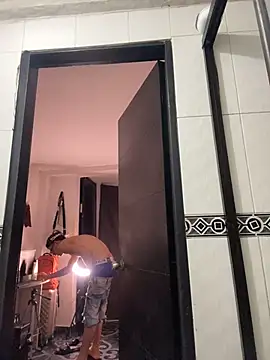 Snapshot of Zeus_Bigcock21 chatting on January 6, 2026, 12:14 am Zeus Bigcock21 online show from January 6, 2026, 12:14 am