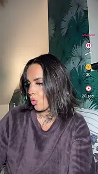 venustattoue online show from May 15, 2026, 9:24 pm