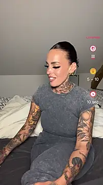 venustattoue online show from May 11, 2026, 12:39 pm
