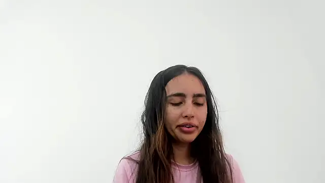 Snapshot of Sarah_sumemers chatting on April 14, 2026, 8:14 pm Sarah sumemers online show from April 14, 2026, 8:14 pm