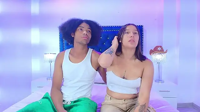 Snapshot of Cristal_and_luke chatting on April 9, 2026, 3:41 am Cristal and luke online show from April 9, 2026, 3:41 am