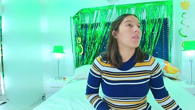 Snapshot of Cristal_and_luke chatting on March 19, 2026, 3:39 am Cristal and luke online show from March 19, 2026, 3:39 am