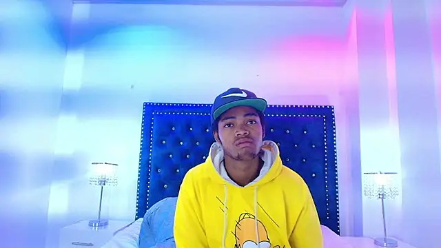 Snapshot of Cristal_and_luke chatting on March 24, 2026, 3:28 am Cristal and luke online show from March 24, 2026, 3:28 am