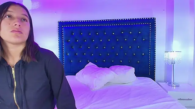 Snapshot of Cristal_and_luke chatting on March 1, 2026, 3:28 am Cristal and luke online show from March 1, 2026, 3:28 am