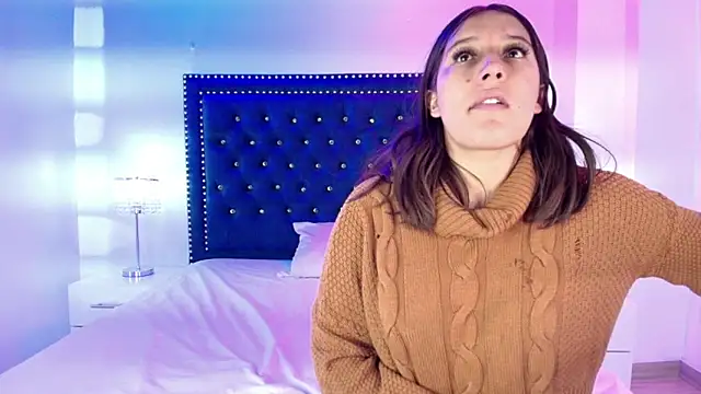 Snapshot of Cristal_and_luke chatting on April 14, 2026, 3:33 am Cristal and luke online show from April 14, 2026, 3:33 am