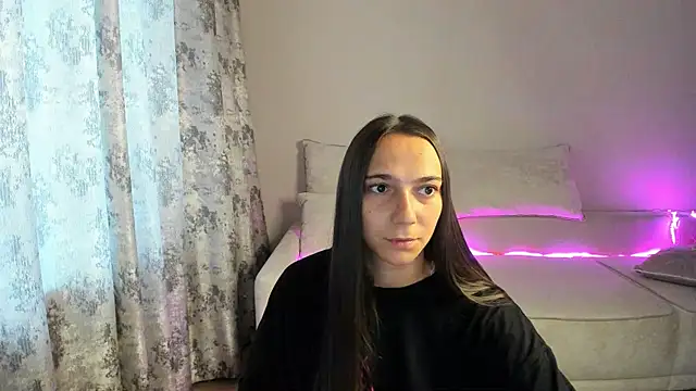 AnnaMized online show from April 7, 2026, 12:01 am