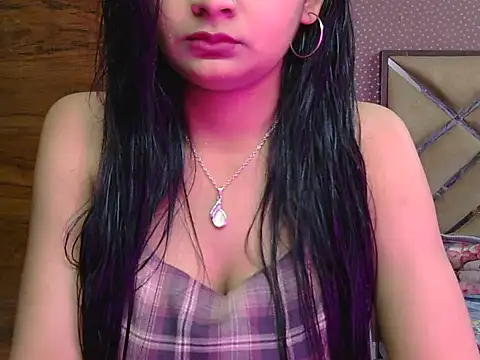 sweet riyaaa online show from May 13, 2026, 6:53 am