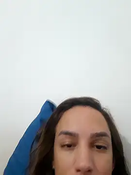 Snapshot of ofjuliaa chatting on February 1, 2026, 8:12 am ofjuliaa online show from February 1, 2026, 8:12 am