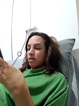 ofjuliaa online show from May 16, 2026, 8:35 am