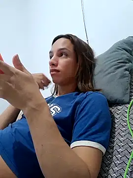 Snapshot of ofjuliaa chatting on February 19, 2026, 2:30 am ofjuliaa online show from February 19, 2026, 2:30 am