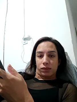 ofjuliaa online show from May 8, 2026, 9:02 am