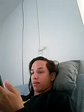 ofjuliaa online show from May 10, 2026, 8:22 pm