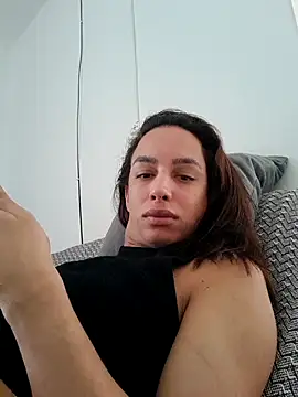 ofjuliaa online show from May 29, 2026, 5:52 pm