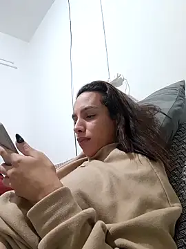 ofjuliaa online show from May 30, 2026, 6:09 am