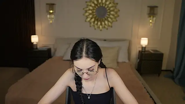 Snapshot of Mila_Rose054 chatting on May 20, 2026, 10:40 pm Mila Rose054 online show from May 20, 2026, 10:40 pm