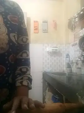 Snapshot of sakina121 chatting on January 11, 2026, 1:29 pm sakina121 online show from January 11, 2026, 1:29 pm