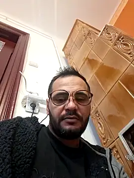 julian-112 online show from February 1, 2026, 2:15 pm