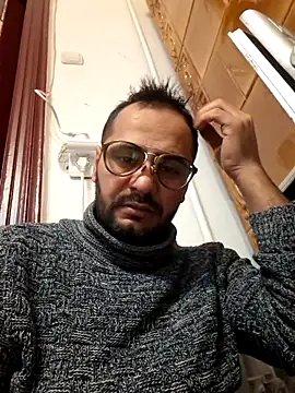 julian-112 online show from February 2, 2026, 10:20 pm