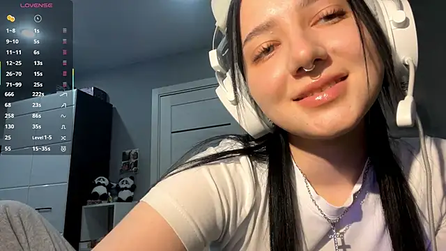 Snapshot of TomiRodenberg chatting on January 11, 2026, 1:29 pm TomiRodenberg online show from January 11, 2026, 1:29 pm