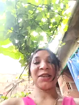 Snapshot of chikivivi- chatting on April 24, 2026, 12:18 pm chikivivi- online show from April 24, 2026, 12:18 pm
