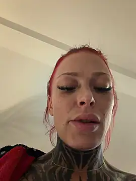 TittenTina online show from February 8, 2026, 10:40 pm