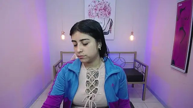 Snapshot of Adri_gomez_x chatting on June 23, 2026, 12:36 pm Adri gomez x online show from June 23, 2026, 12:36 pm