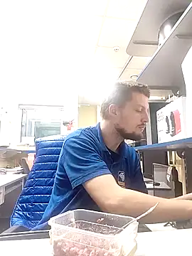 yurii magic online show from February 6, 2026, 12:12 pm