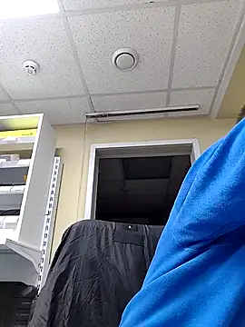 yurii magic online show from January 18, 2026, 5:27 pm